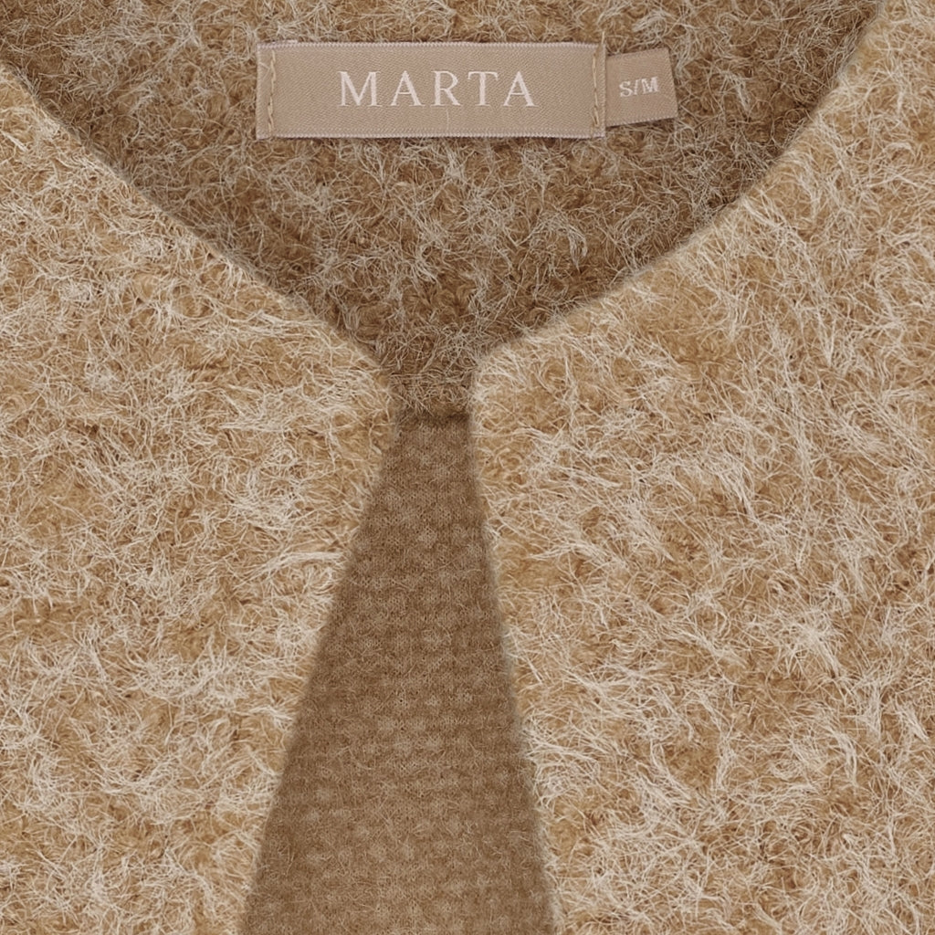 MARTA DU CHATEAU Marta du Chateau dam stickad väst MdcCapella 7600 Knit Vest Camello4