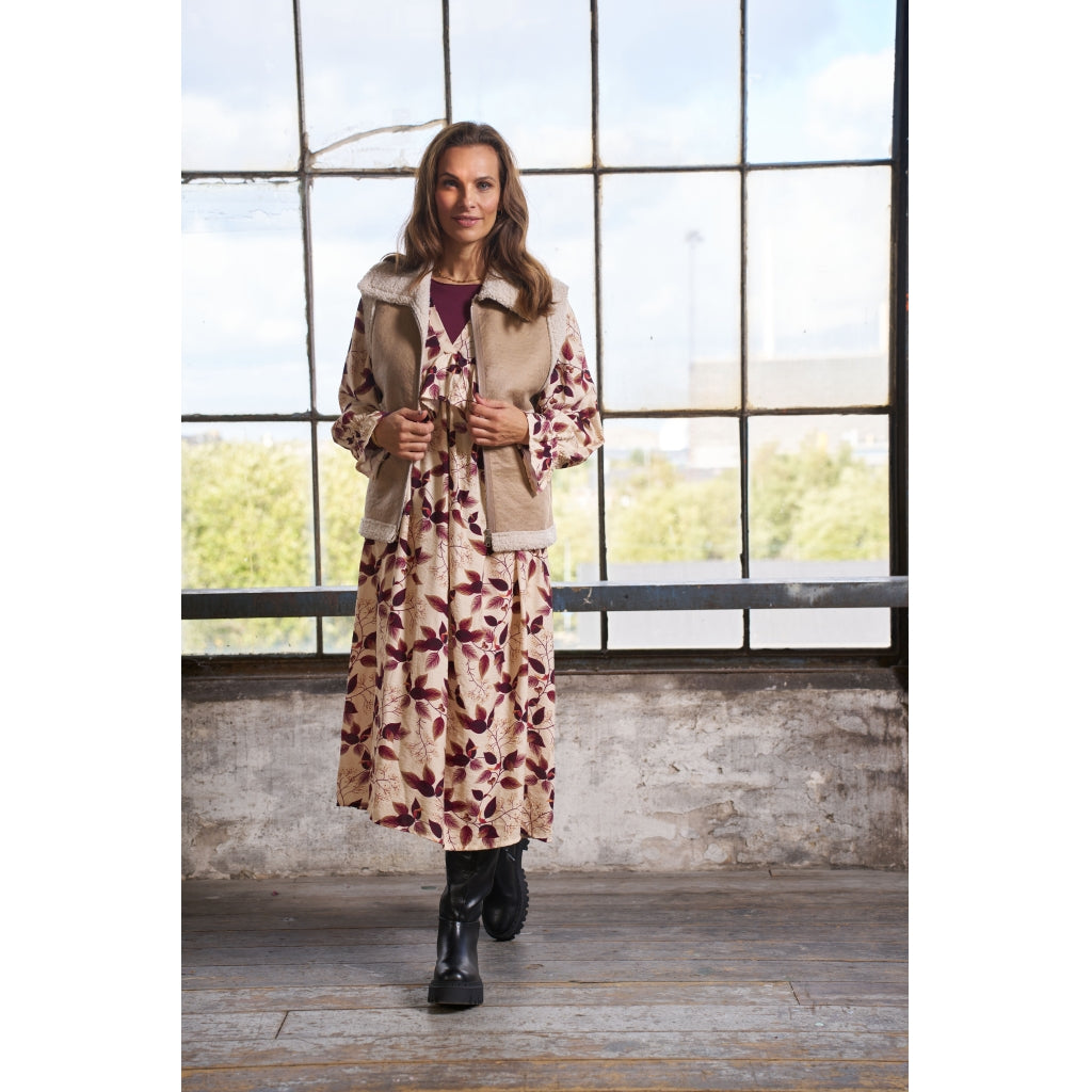 MARTA DU CHATEAU Marta du Chateau dam väst MdcValley 248347 Vest Beige8